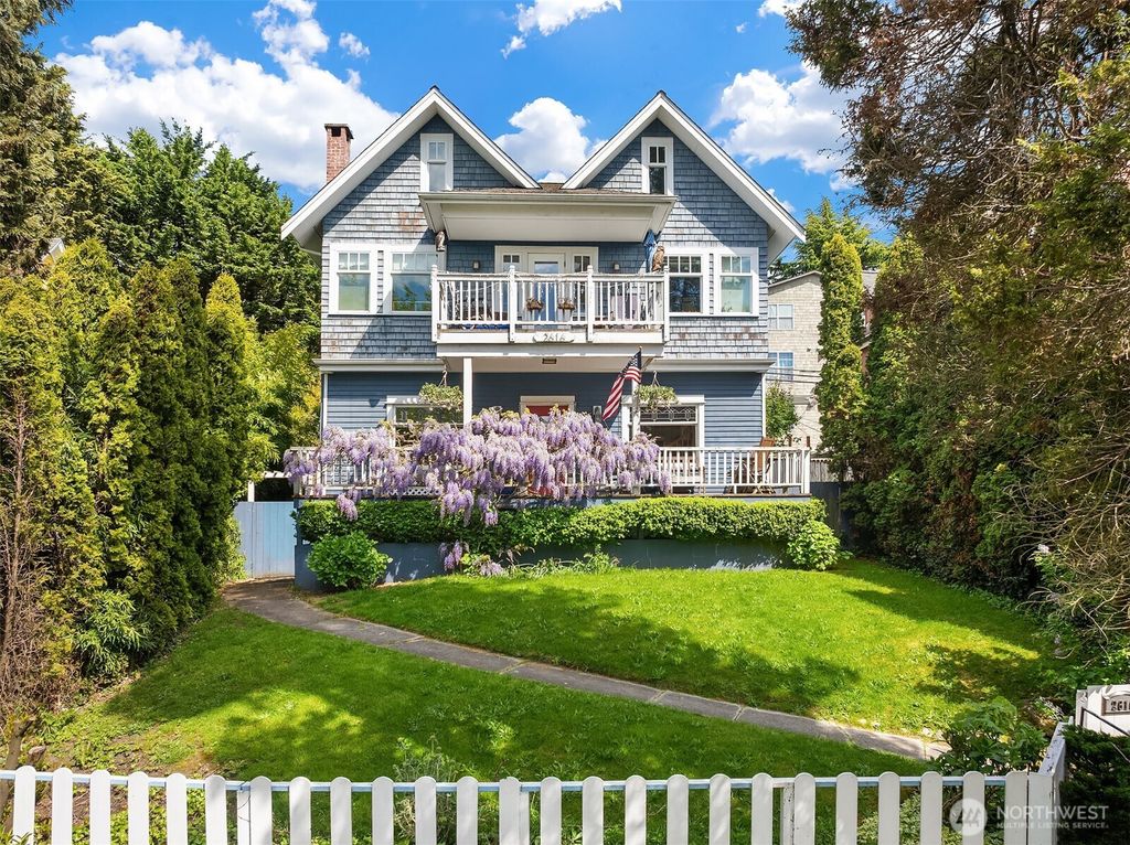 Photo of 2616 Franklin Avenue E, Seattle, WA 98102 (MLS # 2491438)