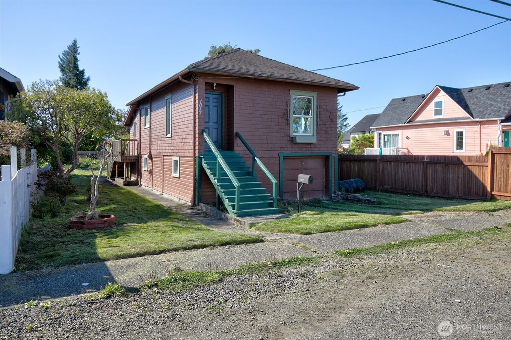 Photo of 1017 W Marion, Aberdeen, WA 98520 (MLS # 2489560)