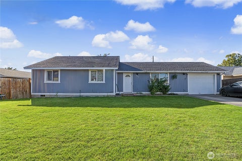 Photo of 315 N 4th Avenue, Othello, WA 99344 (MLS # 2590451)