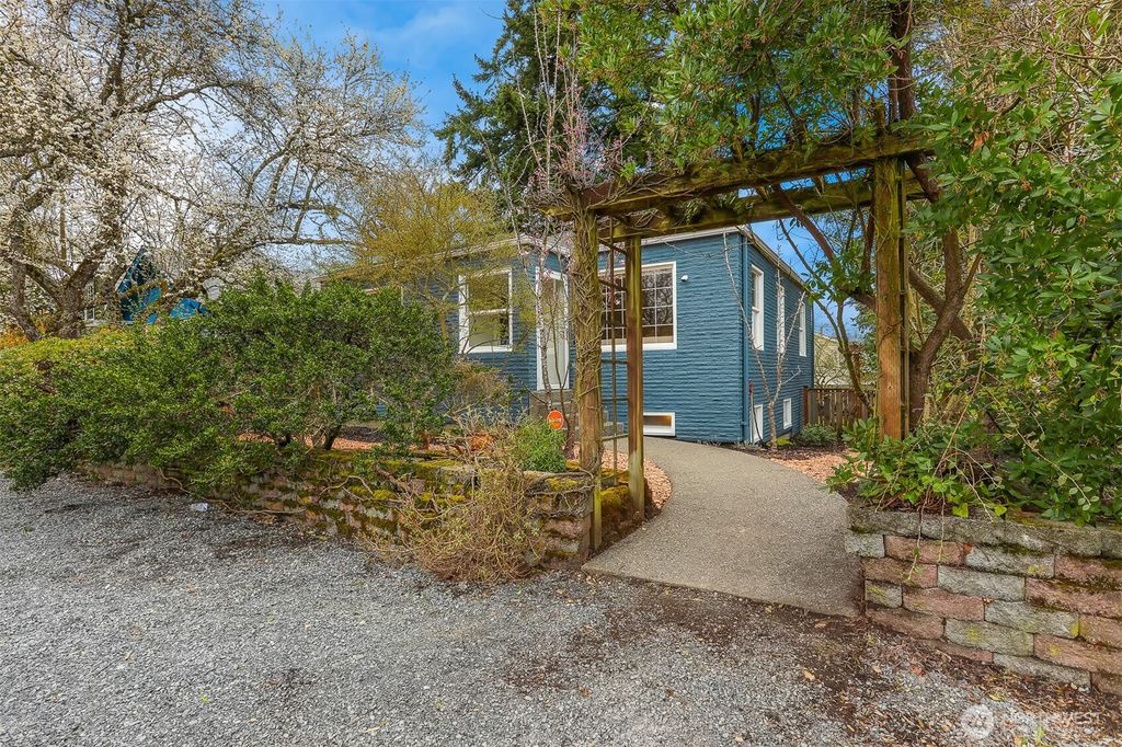 Photo of 9512 Dayton Avenue N, Seattle, WA 98103 (MLS # 2347404)