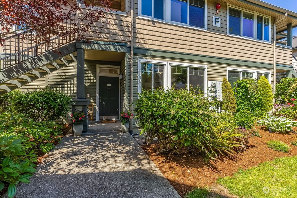 Photo of 1500 S 18th Street #F101, Renton, WA 98055 (MLS # 2062855)