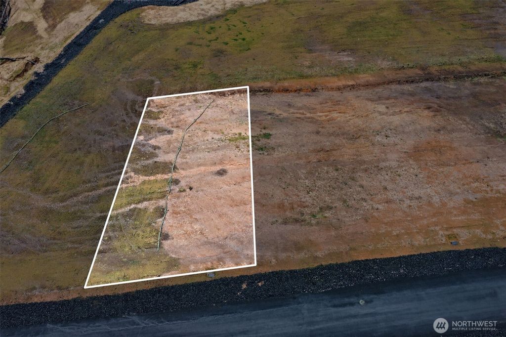 Photo of 15 Lot Bradford Street, Raymond, WA 98577 (MLS # 2495748)