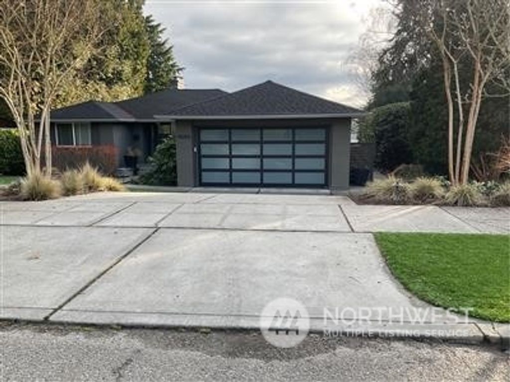 Photo of 16232 38th Avenue NE, Lake Forest Park, WA 98155 (MLS # 2244242)
