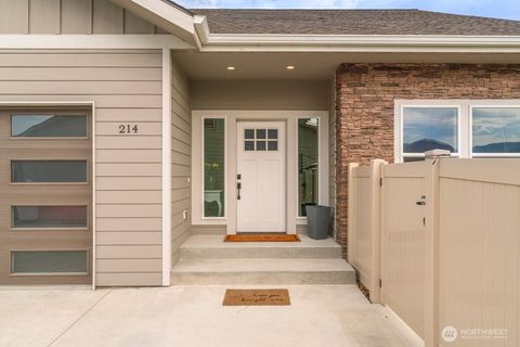 Photo of 214 Solomon Loop NW, East Wenatchee, WA 98802 (MLS # 2426143)