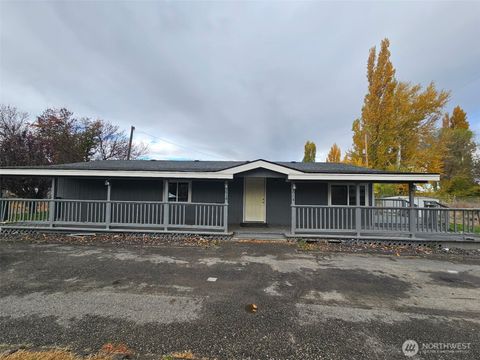 Photo of 614 S Andes Road, Othello, WA 99344 (MLS # 2455506)