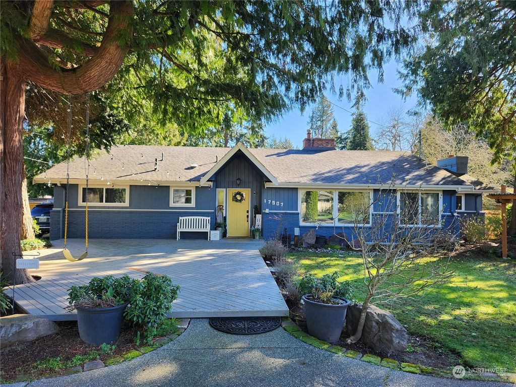 Photo of 17507 64th Avenue W, Lynnwood, WA 98037 (MLS # 2206434)