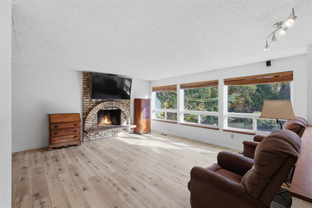 Photo of 13926 Silver Firs Drive, Everett, WA 98208 (MLS # 2598852)