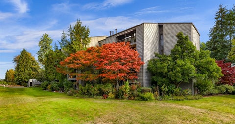 Photo of 6479 NE 137th Avenue NE #366, Redmond, WA 98052 (MLS # 2592996)