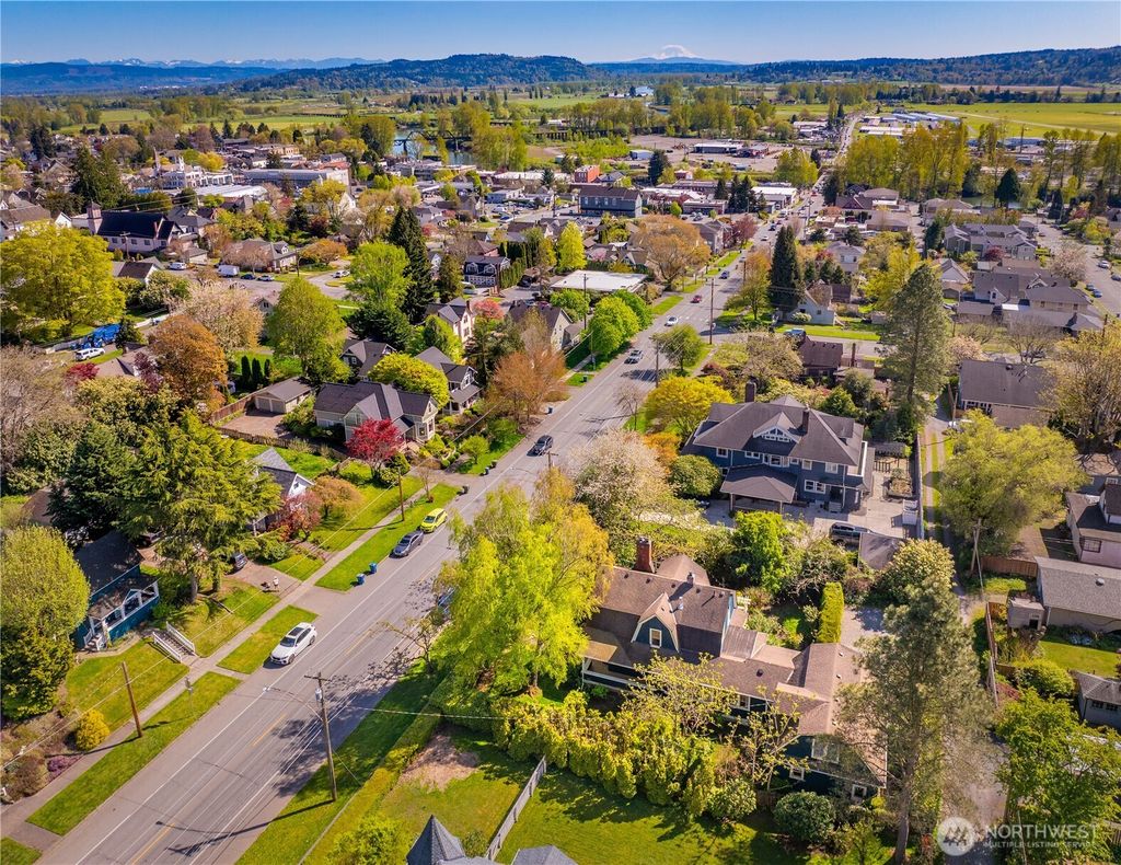 Photo of 322 AVENUE D, Snohomish, WA 98290 (MLS # 2454130)