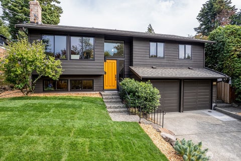 Photo of 6048 28th Avenue NE, Seattle, WA 98115 (MLS # 2581799)