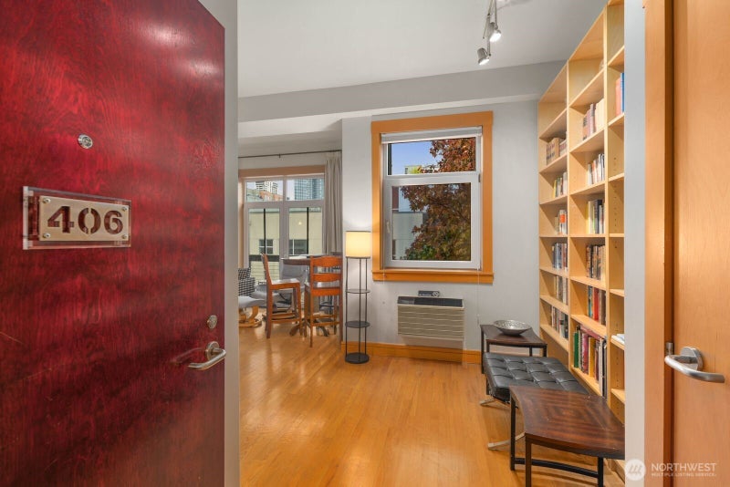 81 Vine Street 406