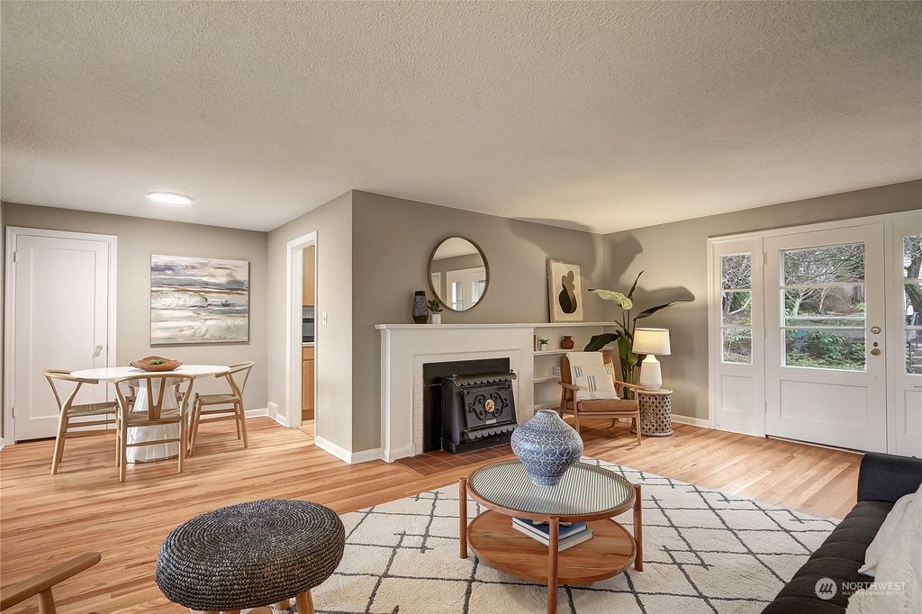 Photo of 7013 28th Avenue NE, Seattle, WA 98115 (MLS # 2047661)