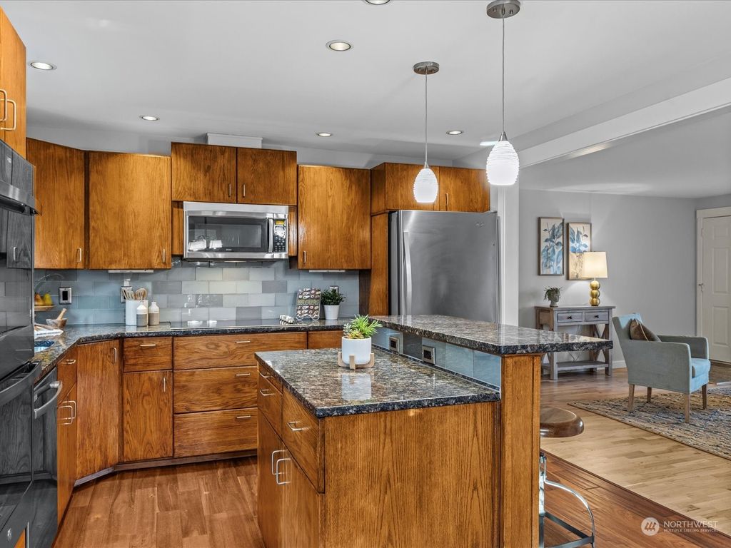 listing image 9362582878663369327