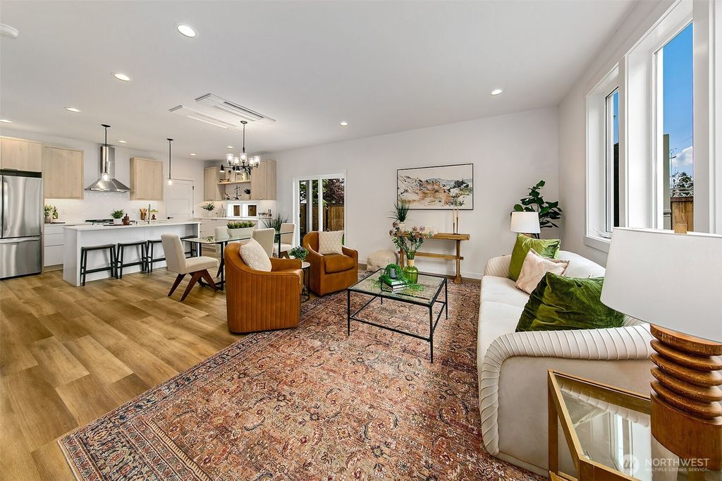 Photo of 10706 Fremont Avenue N, Seattle, WA 98133 (MLS # 2448339)