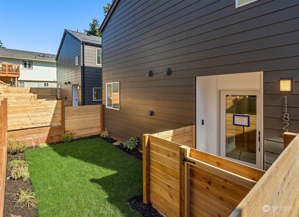 Photo of 11824 31st Place NE, Seattle, WA 98125 (MLS # 2049838)