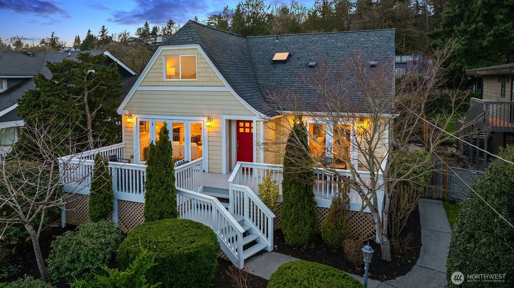 Photo of 407 35th Avenue S, Seattle, WA 98144 (MLS # 2495631)