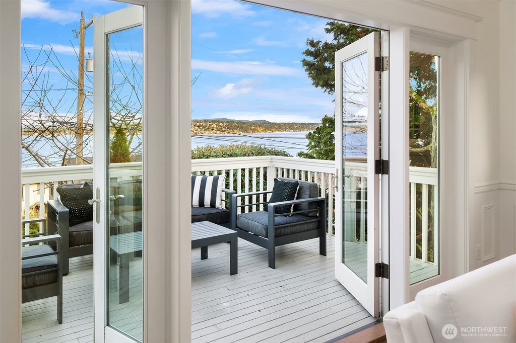 Photo of 407 35th Avenue S, Seattle, WA 98144 (MLS # 2495631)