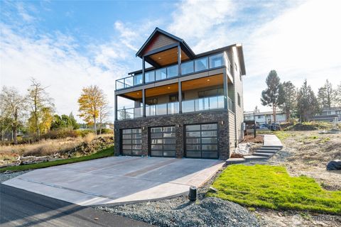 Photo of 3706 W 3rd Street, Anacortes, WA 98221 (MLS # 2386231)