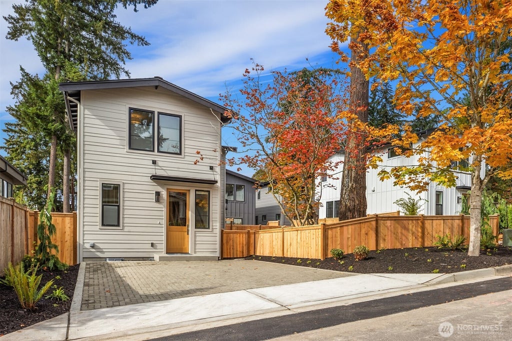 Photo of 10927 103rd Avenue NE, Kirkland, WA 98033 (MLS # 2591220)