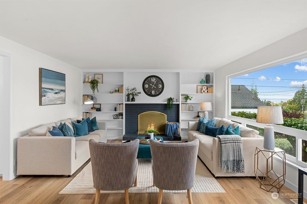 Photo of 940 Carol Way, Edmonds, WA 98020 (MLS # 2174981)