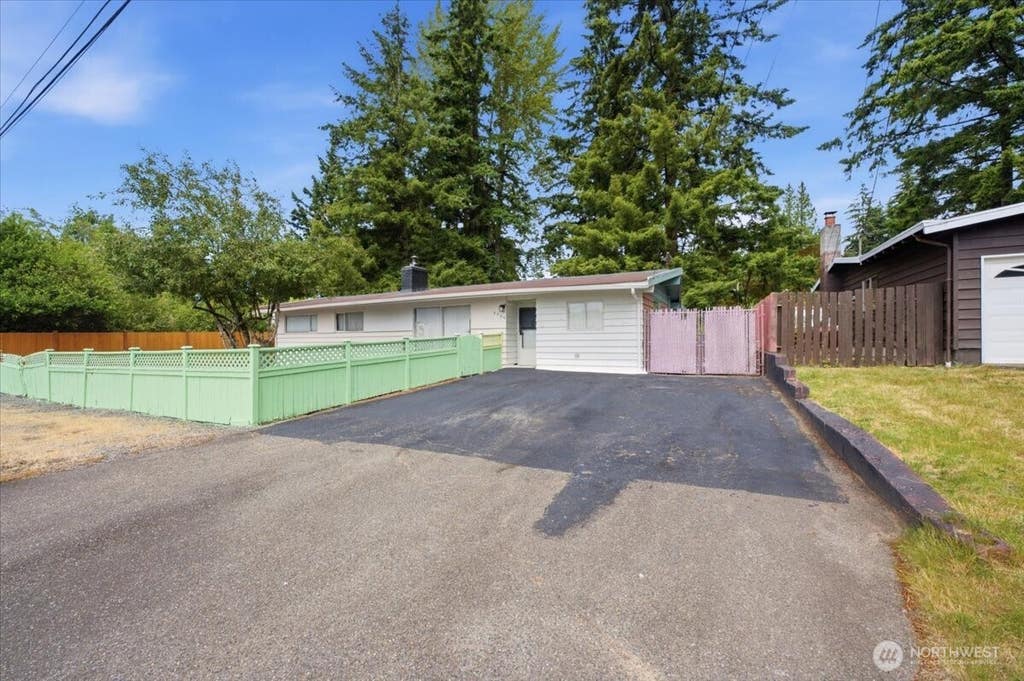 Photo of 6309 193rd Street SW, Lynnwood, WA 98036 (MLS # 2547654)