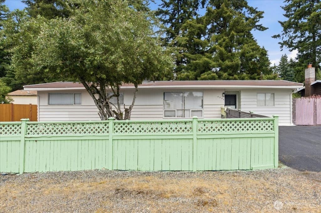 Photo of 6309 193rd Street SW, Lynnwood, WA 98036 (MLS # 2547654)