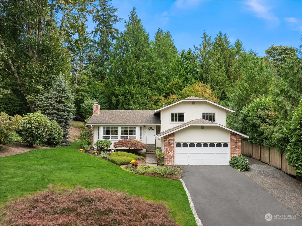 Photo of 15725 20th Place W, Lynnwood, WA 98087 (MLS # 2313267)