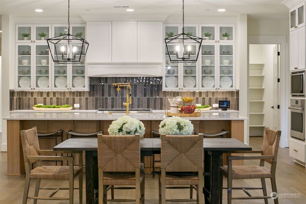 Photo of 10924 SE 24th Place, Bellevue, WA 98004 (MLS # 2018735)