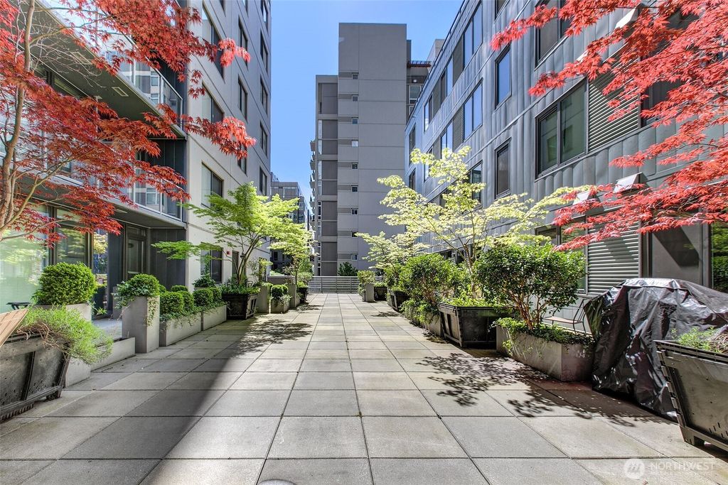 Photo of 76 Cedar Street #603, Seattle, WA 98121 (MLS # 2549940)