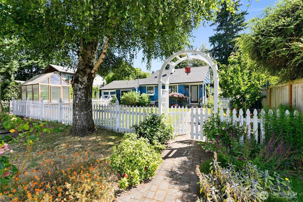 Photo of 9552 6th Avenue NW, Seattle, WA 98117 (MLS # 2408979)