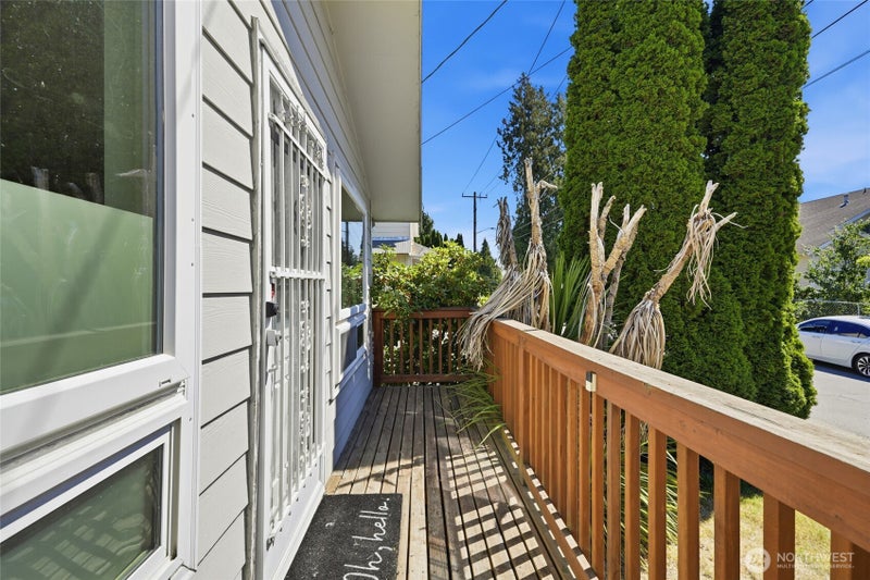 712 S Director Street