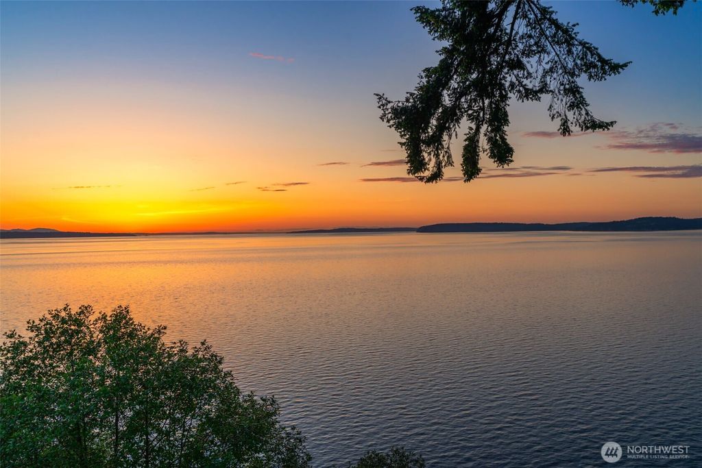 Photo of 9233 Olympic View Drive, Edmonds, WA 98020 (MLS # 2527117)
