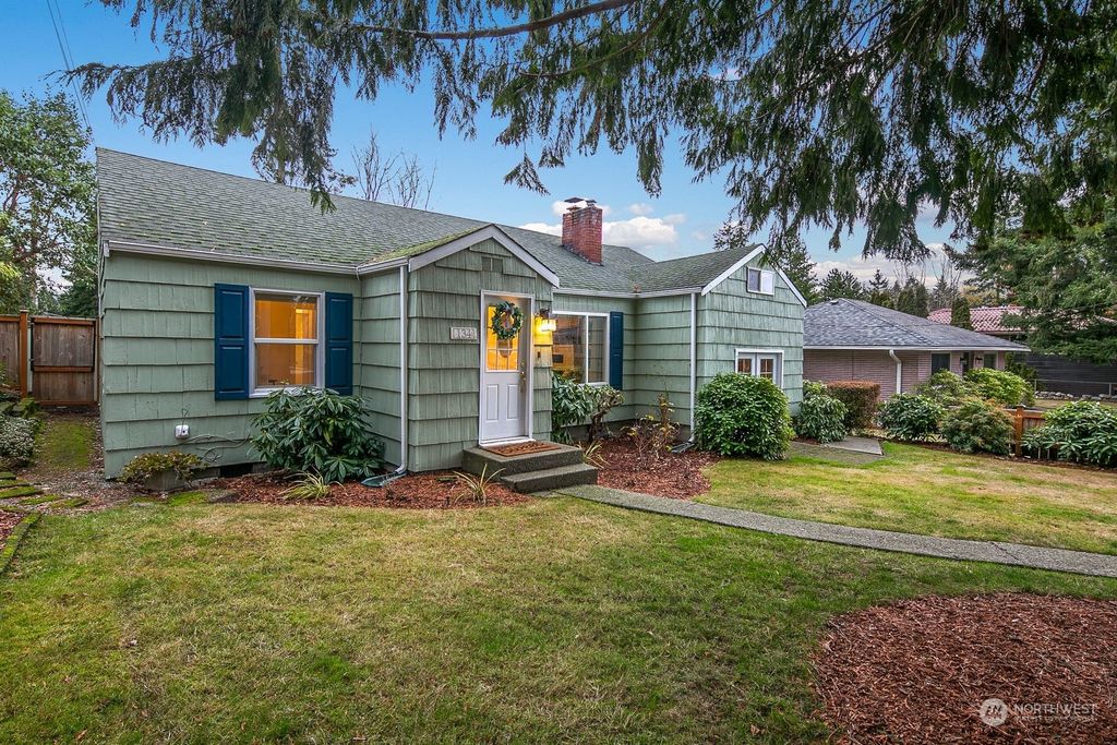 Photo of 134 N 136th Street, Seattle, WA 98133 (MLS # 2026031)