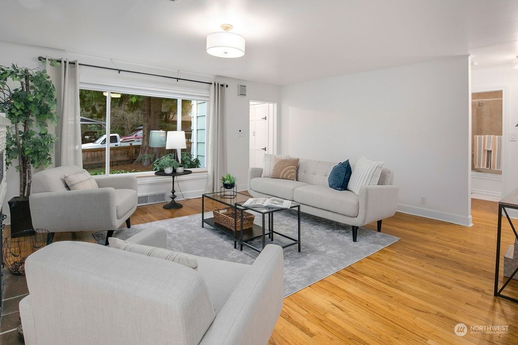 Photo of 134 N 136th Street, Seattle, WA 98133 (MLS # 2026031)