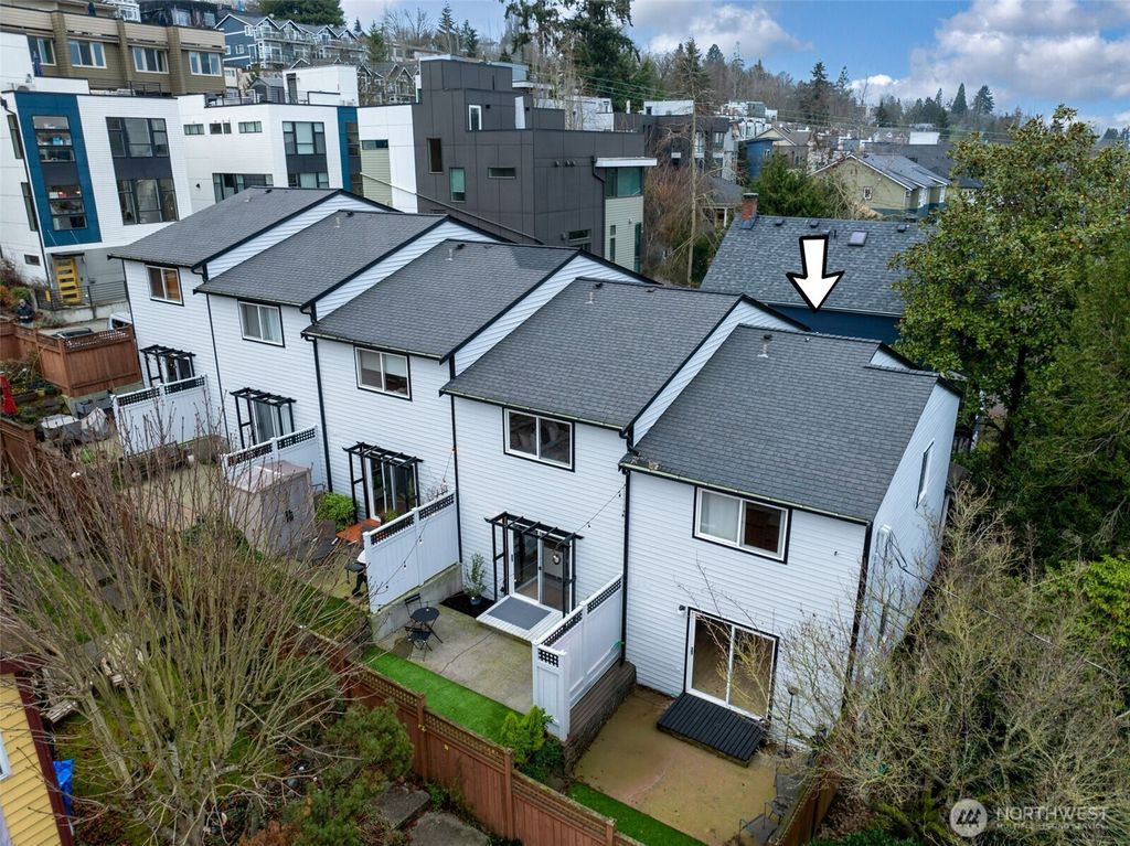 Photo of 137 27th Avenue E #1, Seattle, WA 98112 (MLS # 2343311)