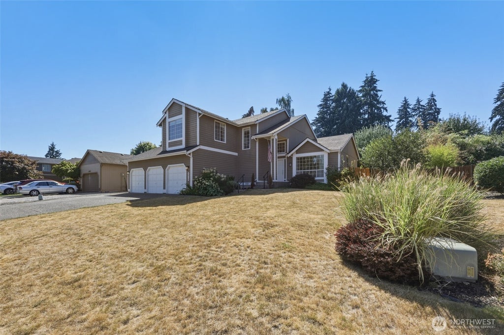 Photo of 8610 63rd Avenue E, Puyallup, WA 98371 (MLS # 2560741)