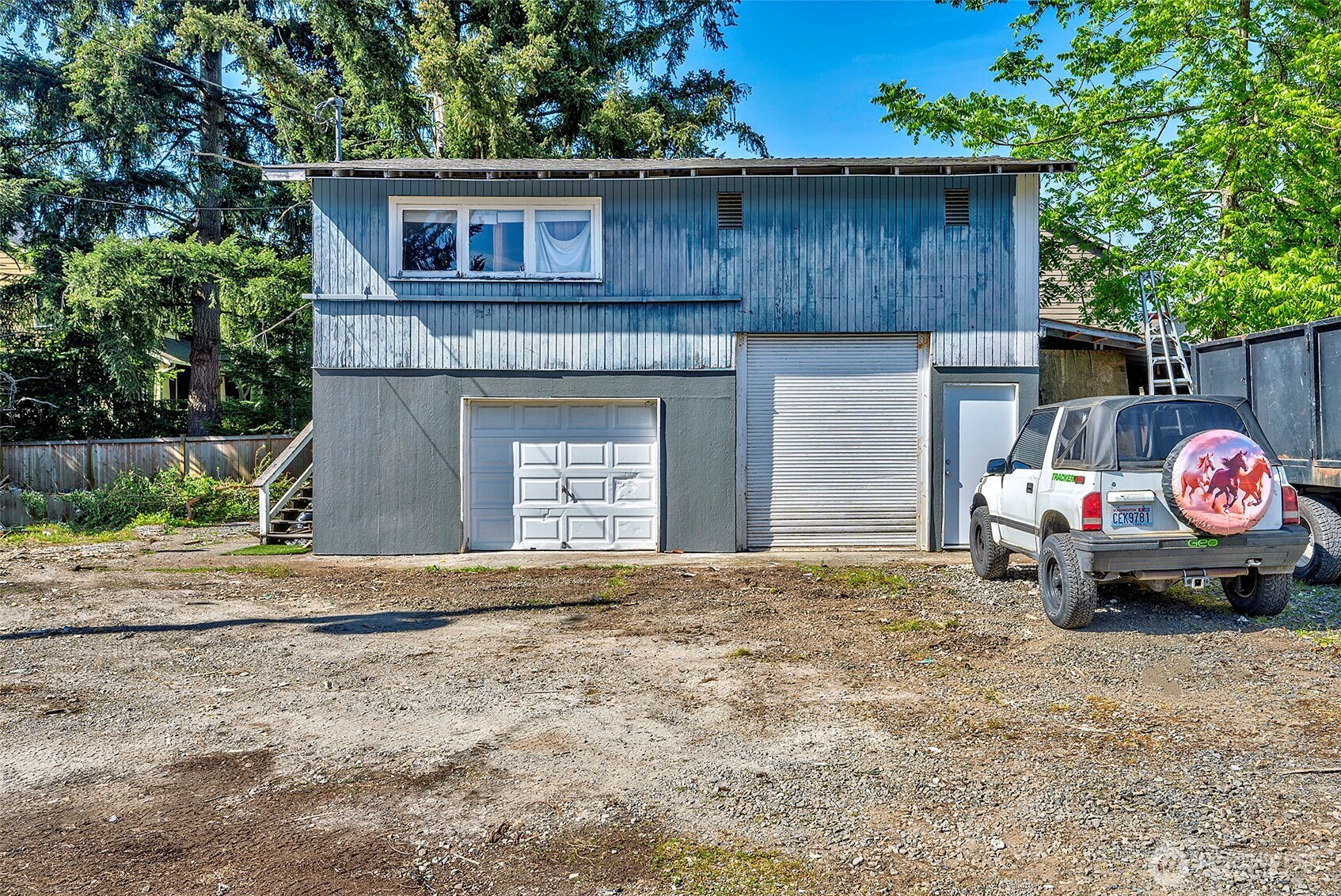 903 LOGAN RD