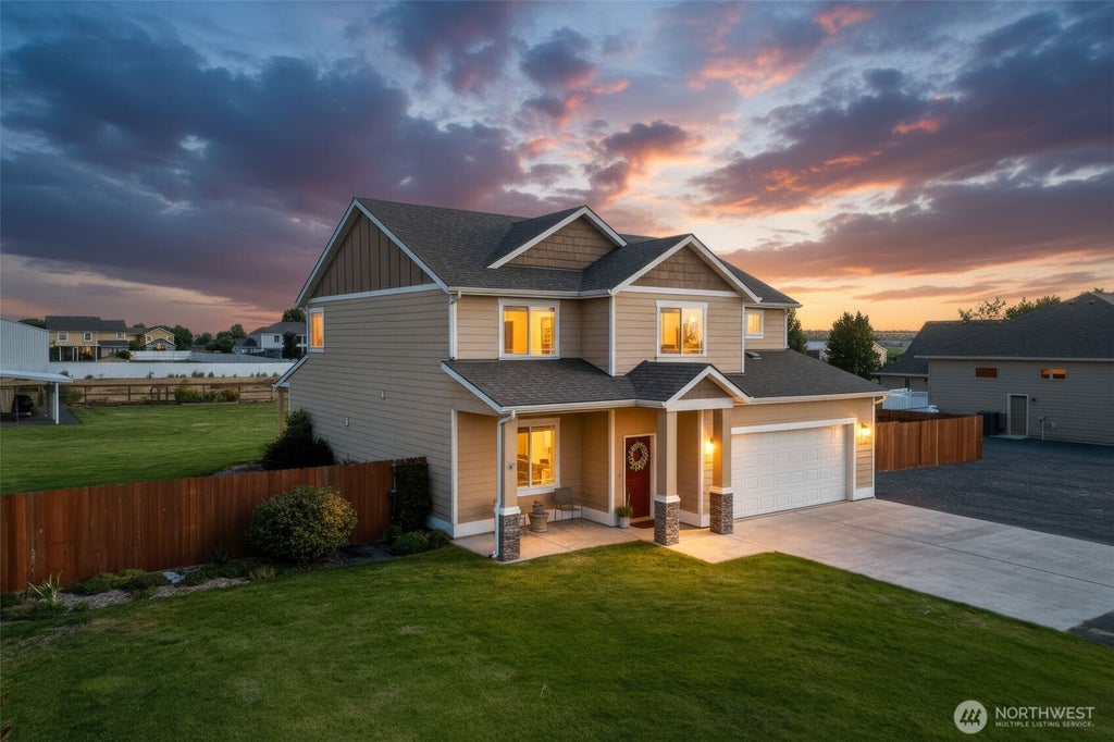Photo of 10244 Road 5.8 NE, Moses Lake, WA 98837 (MLS # 2578807)