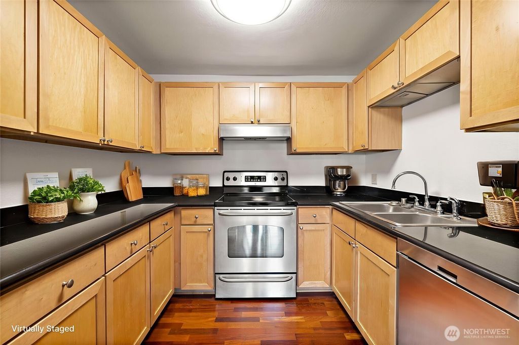 Photo of 1215 S 237th Lane #1308, Des Moines, WA 98198 (MLS # 2457605)