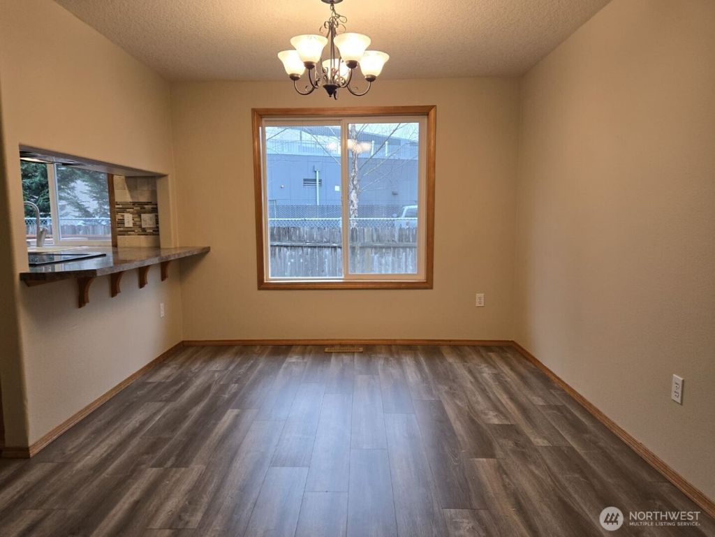 Photo of 104 Westminster Drive, Kelso, WA 98626 (MLS # 2481021)