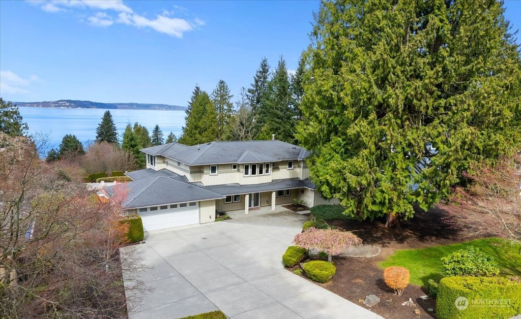 Photo of 8209 Frederick Place, Edmonds, WA 98026 (MLS # 2215107)