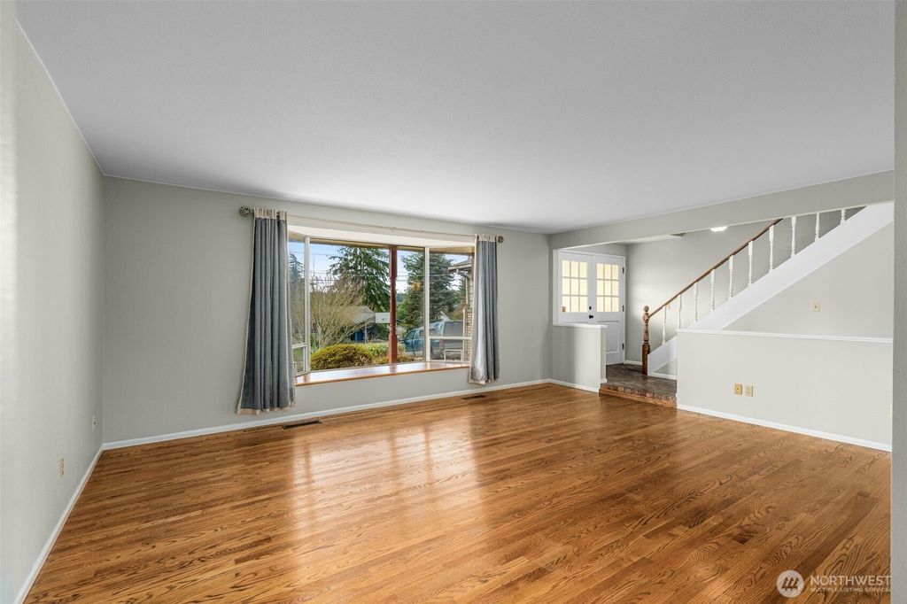 Photo of 11516 Bartlett Ave Ave NE, Seattle, WA 98125 (MLS # 2504249)