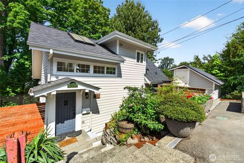 Photo of 917 N Park Drive, Tacoma, WA 98403 (MLS # 2526887)
