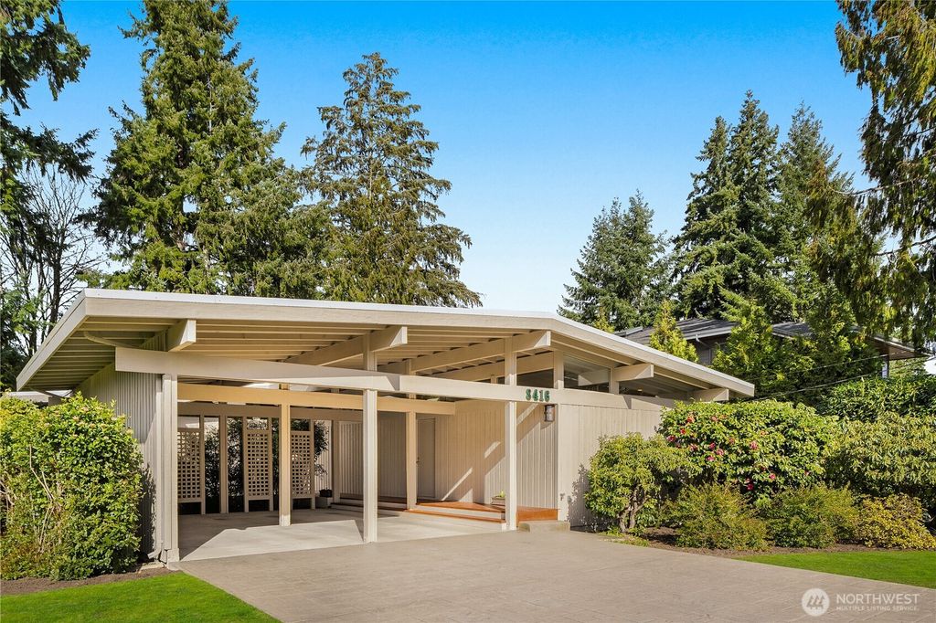 Photo of 8416 SE 36th Street, Mercer Island, WA 98040 (MLS # 2480534)