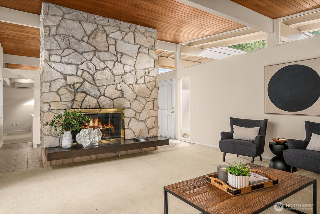 Photo of 8416 SE 36th Street, Mercer Island, WA 98040 (MLS # 2480534)