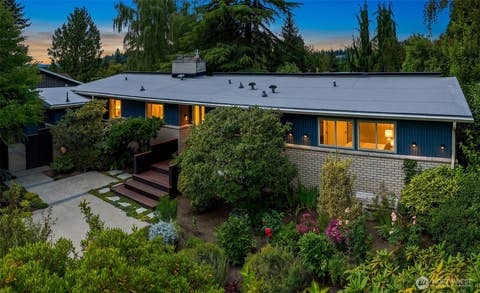 Photo of 250 SW 176th Place, Normandy Park, WA 98166 (MLS # 2561354)