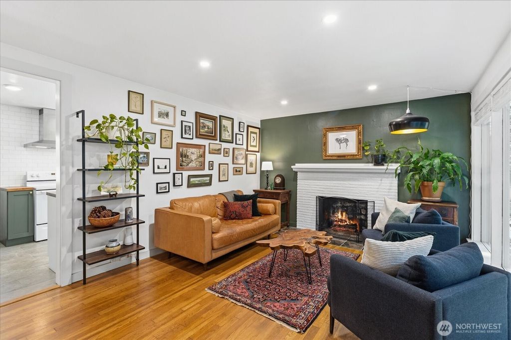 Photo of 3008 NE 178th Street, Lake Forest Park, WA 98155 (MLS # 2505242)