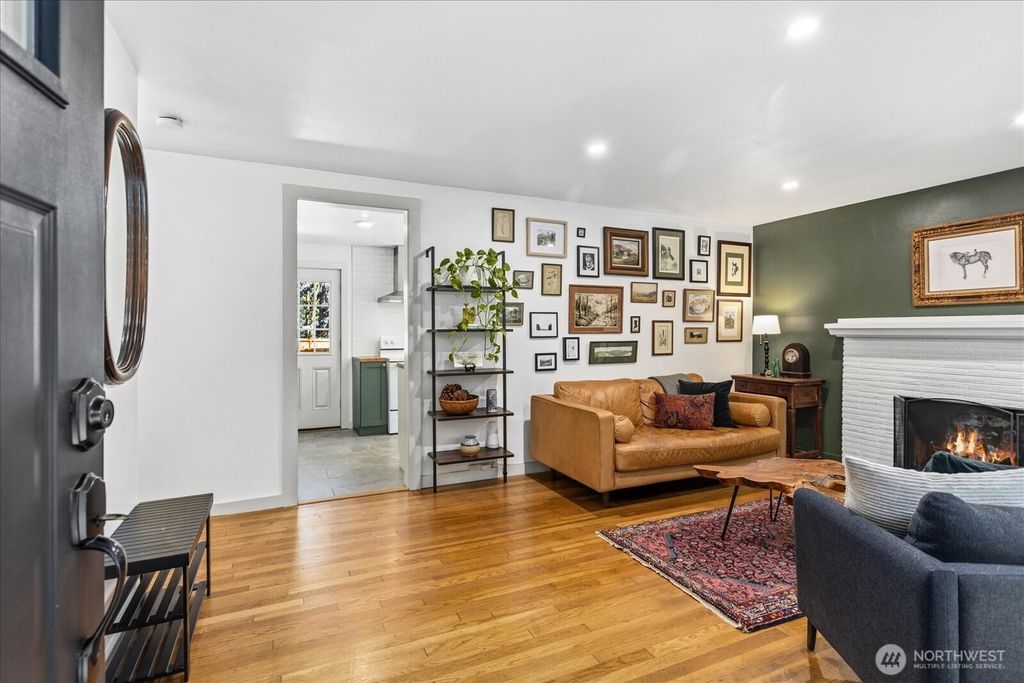 Photo of 3008 NE 178th Street, Lake Forest Park, WA 98155 (MLS # 2505242)