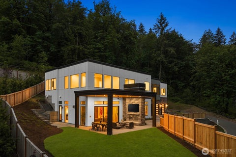 Photo of 6020 175th Court SE, Bellevue, WA 98006 (MLS # 2535866)
