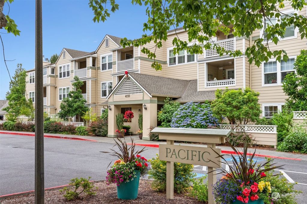 Photo of 4133 224th Lane SE #310, Issaquah, WA 98029 (MLS # 2268403)